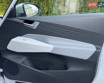 Белый Фольксваген ID.3, объемом двигателя 0 л и пробегом 133 тыс. км за 17400 $, фото 56 на Automoto.ua