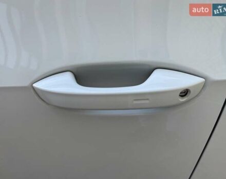 Білий Фольксваген ID.3, об'ємом двигуна 0 л та пробігом 120 тис. км за 16990 $, фото 9 на Automoto.ua