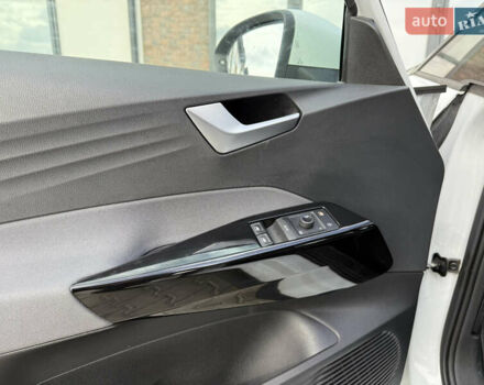 Білий Фольксваген ID.3, об'ємом двигуна 0 л та пробігом 119 тис. км за 15999 $, фото 22 на Automoto.ua