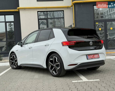 Белый Фольксваген ID.3, объемом двигателя 0 л и пробегом 117 тыс. км за 21800 $, фото 1 на Automoto.ua