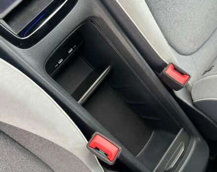 Белый Фольксваген ID.3, объемом двигателя 0 л и пробегом 138 тыс. км за 18500 $, фото 25 на Automoto.ua