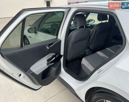 Белый Фольксваген ID.3, объемом двигателя 0 л и пробегом 138 тыс. км за 18500 $, фото 27 на Automoto.ua