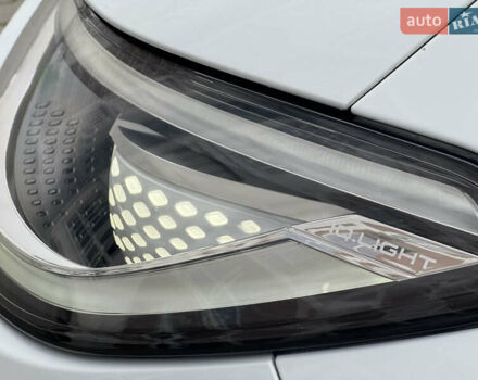 Білий Фольксваген ID.3, об'ємом двигуна 0 л та пробігом 84 тис. км за 17400 $, фото 13 на Automoto.ua