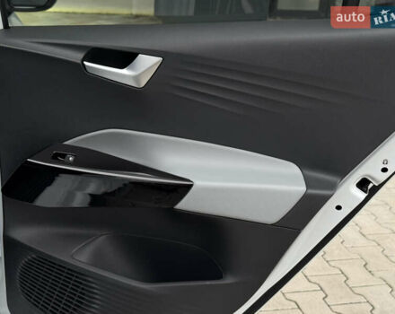 Белый Фольксваген ID.3, объемом двигателя 0 л и пробегом 117 тыс. км за 21800 $, фото 60 на Automoto.ua