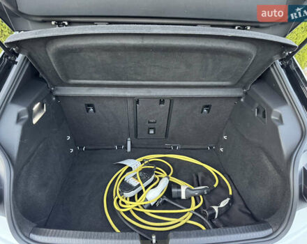 Білий Фольксваген ID.3, об'ємом двигуна 0 л та пробігом 130 тис. км за 16700 $, фото 87 на Automoto.ua