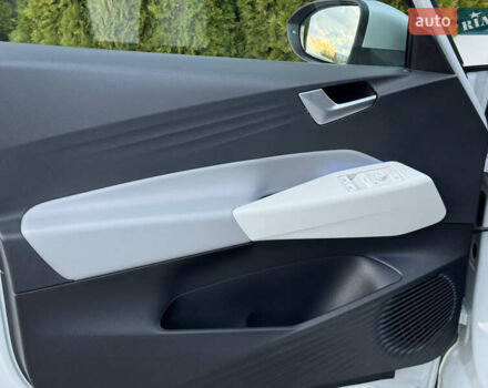 Білий Фольксваген ID.3, об'ємом двигуна 0 л та пробігом 130 тис. км за 16700 $, фото 39 на Automoto.ua