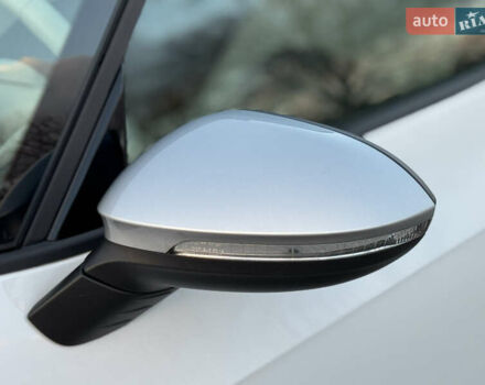 Белый Фольксваген ID.3, объемом двигателя 0 л и пробегом 133 тыс. км за 17400 $, фото 23 на Automoto.ua