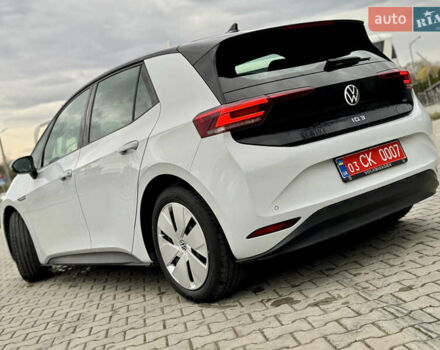 Фольксваген ID.3 2021 в Дрогобыче на Automoto.ua Белый Фольксваген ID.3, объемом двигателя 0 л и пробегом 183 тыс. км за 14350 $, фото 12 на Automoto.ua