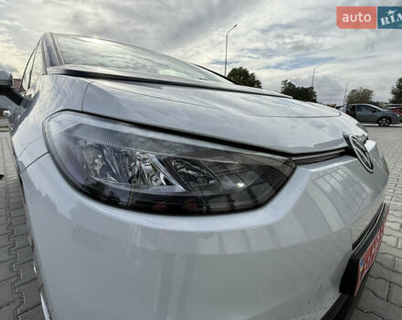 Білий Фольксваген ID.3, об'ємом двигуна 0 л та пробігом 119 тис. км за 15999 $, фото 24 на Automoto.ua