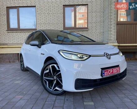 Белый Фольксваген ID.3, объемом двигателя 0 л и пробегом 125 тыс. км за 18299 $, фото 27 на Automoto.ua