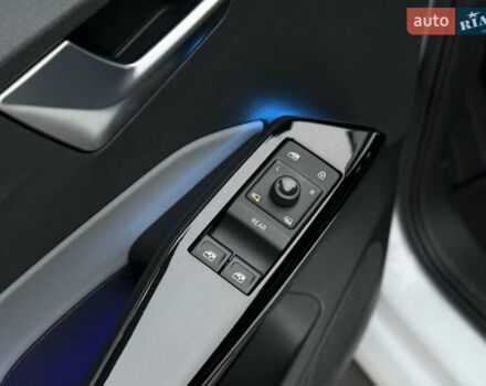 Белый Фольксваген ID.3, объемом двигателя 0 л и пробегом 117 тыс. км за 21800 $, фото 15 на Automoto.ua