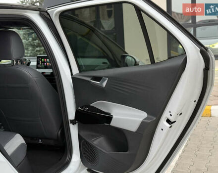 Белый Фольксваген ID.3, объемом двигателя 0 л и пробегом 117 тыс. км за 21800 $, фото 59 на Automoto.ua