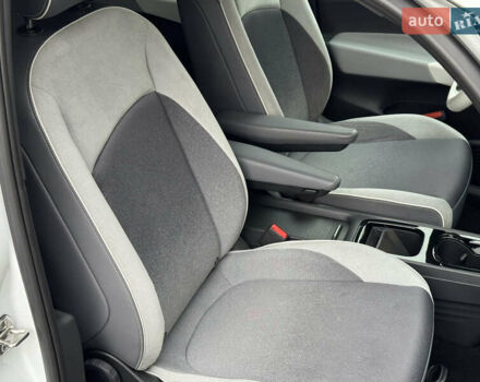 Білий Фольксваген ID.3, об'ємом двигуна 0 л та пробігом 84 тис. км за 17400 $, фото 2 на Automoto.ua