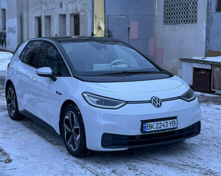 Белый Фольксваген ID.3, объемом двигателя 0 л и пробегом 147 тыс. км за 16900 $, фото 1 на Automoto.ua