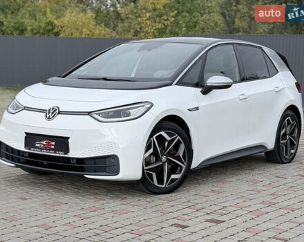 Фольксваген ID.3 2020 в Луцке на Automoto.ua Белый Фольксваген ID.3, объемом двигателя 0 л и пробегом 148 тыс. км за 17500 $, фото 1 на Automoto.ua