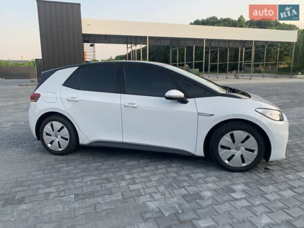 Фольксваген ID.3 2021 в Каменце-Подольском на Automoto.ua Белый Фольксваген ID.3, объемом двигателя 0 л и пробегом 47 тыс. км за 15500 $, фото 1 на Automoto.ua