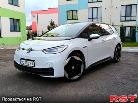 Фольксваген ID.3 2022 у Рівному на Automoto.ua Білий Фольксваген ID.3, об'ємом двигуна 0 л та пробігом 9 тис. км за 21000 $, фото 1 на Automoto.ua