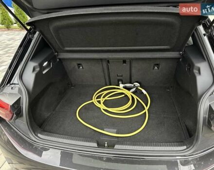 Черный Фольксваген ID.3, объемом двигателя 0 л и пробегом 160 тыс. км за 17500 $, фото 12 на Automoto.ua