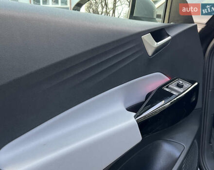 Серый Фольксваген ID.3, объемом двигателя 0 л и пробегом 160 тыс. км за 15800 $, фото 9 на Automoto.ua