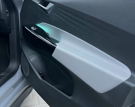 Серый Фольксваген ID.3, объемом двигателя 0 л и пробегом 130 тыс. км за 15000 $, фото 11 на Automoto.ua