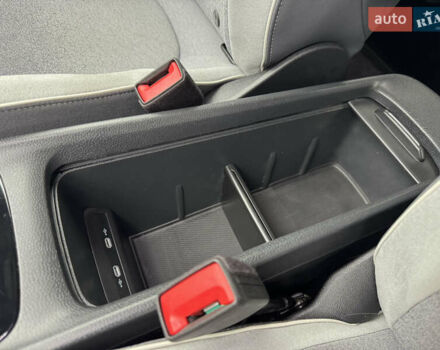 Серый Фольксваген ID.3, объемом двигателя 0 л и пробегом 107 тыс. км за 16999 $, фото 48 на Automoto.ua