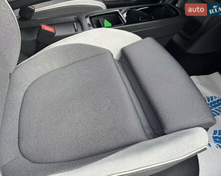 Фольксваген ID.3 2020 в Коломые на Automoto.ua Серый Фольксваген ID.3, объемом двигателя 0 л и пробегом 214 тыс. км за 14999 $, фото 27 на Automoto.ua