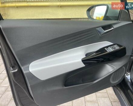 Сірий Фольксваген ID.3, об'ємом двигуна 0 л та пробігом 129 тис. км за 18500 $, фото 24 на Automoto.ua