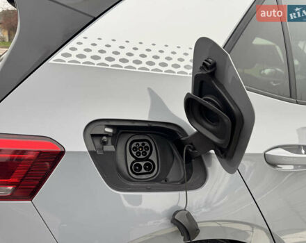 Серый Фольксваген ID.3, объемом двигателя 0 л и пробегом 107 тыс. км за 16999 $, фото 101 на Automoto.ua