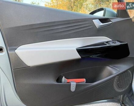 Сірий Фольксваген ID.3, об'ємом двигуна 0 л та пробігом 135 тис. км за 17900 $, фото 52 на Automoto.ua