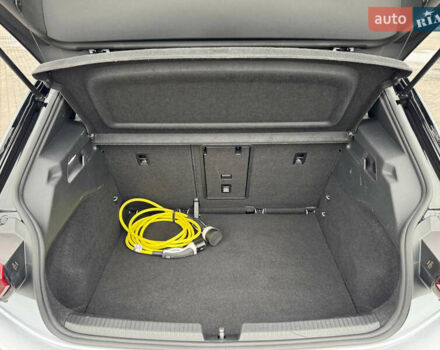 Сірий Фольксваген ID.3, об'ємом двигуна 0 л та пробігом 189 тис. км за 14444 $, фото 38 на Automoto.ua