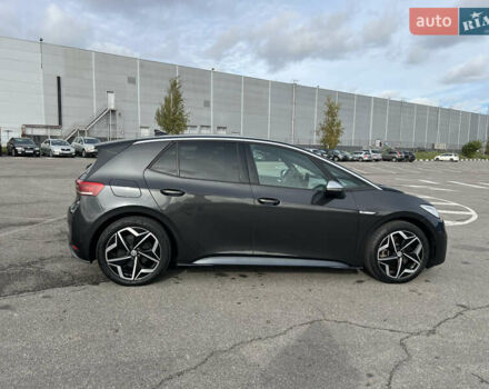 Серый Фольксваген ID.3, объемом двигателя 0 л и пробегом 98 тыс. км за 16300 $, фото 2 на Automoto.ua