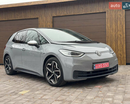 Серый Фольксваген ID.3, объемом двигателя 0 л и пробегом 129 тыс. км за 16400 $, фото 1 на Automoto.ua