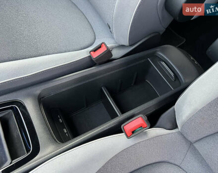 Серый Фольксваген ID.3, объемом двигателя 0 л и пробегом 117 тыс. км за 17300 $, фото 46 на Automoto.ua