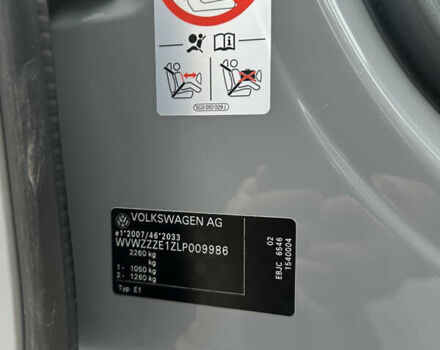 Серый Фольксваген ID.3, объемом двигателя 0 л и пробегом 160 тыс. км за 17200 $, фото 54 на Automoto.ua