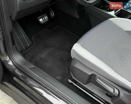 Серый Фольксваген ID.3, объемом двигателя 0 л и пробегом 99 тыс. км за 16800 $, фото 42 на Automoto.ua