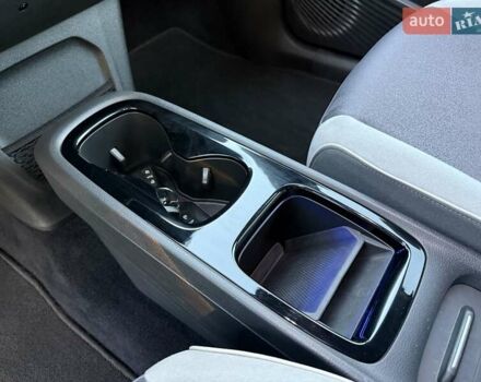 Сірий Фольксваген ID.3, об'ємом двигуна 0 л та пробігом 135 тис. км за 17900 $, фото 73 на Automoto.ua