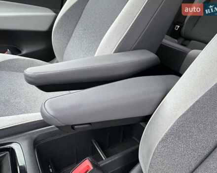 Серый Фольксваген ID.3, объемом двигателя 0 л и пробегом 107 тыс. км за 16999 $, фото 79 на Automoto.ua