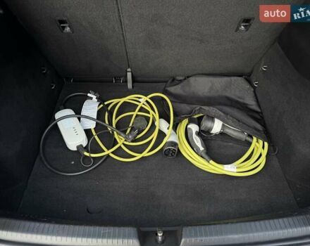 Сірий Фольксваген ID.3, об'ємом двигуна 0 л та пробігом 93 тис. км за 15999 $, фото 64 на Automoto.ua