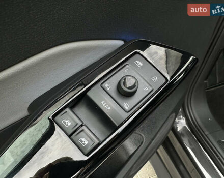 Серый Фольксваген ID.3, объемом двигателя 0 л и пробегом 175 тыс. км за 15799 $, фото 43 на Automoto.ua