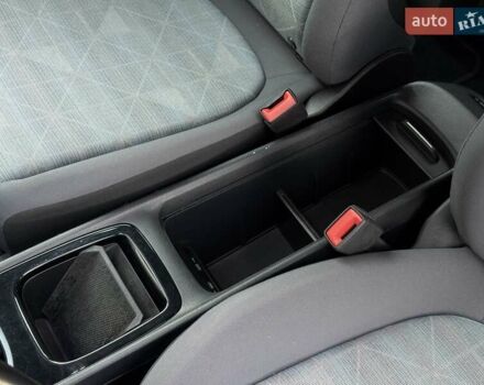 Сірий Фольксваген ID.3, об'ємом двигуна 0 л та пробігом 93 тис. км за 15999 $, фото 49 на Automoto.ua