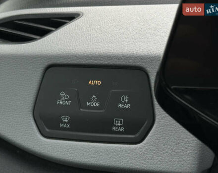 Серый Фольксваген ID.3, объемом двигателя 0 л и пробегом 175 тыс. км за 15799 $, фото 45 на Automoto.ua