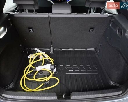 Серый Фольксваген ID.3, объемом двигателя 0 л и пробегом 69 тыс. км за 21500 $, фото 3 на Automoto.ua