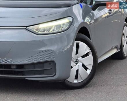 Серый Фольксваген ID.3, объемом двигателя 0 л и пробегом 33 тыс. км за 17500 $, фото 4 на Automoto.ua