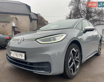 Серый Фольксваген ID.3, объемом двигателя 0 л и пробегом 100 тыс. км за 17000 $, фото 1 на Automoto.ua