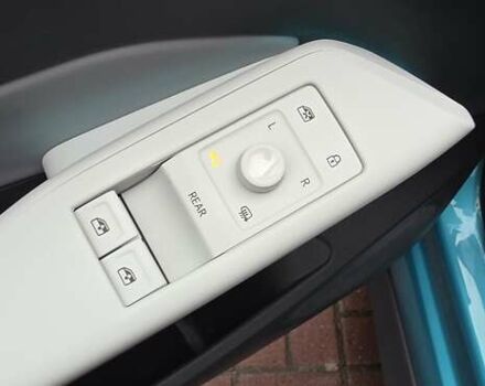 Синий Фольксваген ID.3, объемом двигателя 0 л и пробегом 99 тыс. км за 17500 $, фото 69 на Automoto.ua