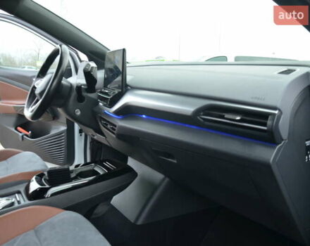 Белый Фольксваген ID.4, объемом двигателя 0 л и пробегом 113 тыс. км за 22350 $, фото 62 на Automoto.ua