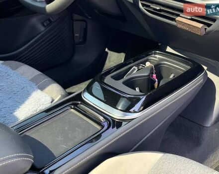 Белый Фольксваген ID.4, объемом двигателя 0 л и пробегом 87 тыс. км за 24790 $, фото 40 на Automoto.ua