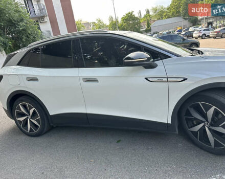 Белый Фольксваген ID.4, объемом двигателя 0 л и пробегом 61 тыс. км за 23600 $, фото 3 на Automoto.ua