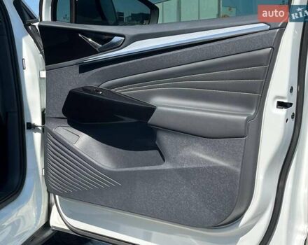 Белый Фольксваген ID.4, объемом двигателя 0 л и пробегом 87 тыс. км за 24790 $, фото 44 на Automoto.ua