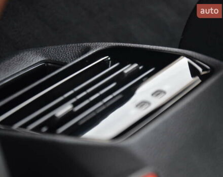 Белый Фольксваген ID.4, объемом двигателя 0 л и пробегом 113 тыс. км за 22350 $, фото 65 на Automoto.ua